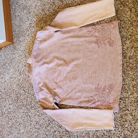 Calia - Picture 5 of 5